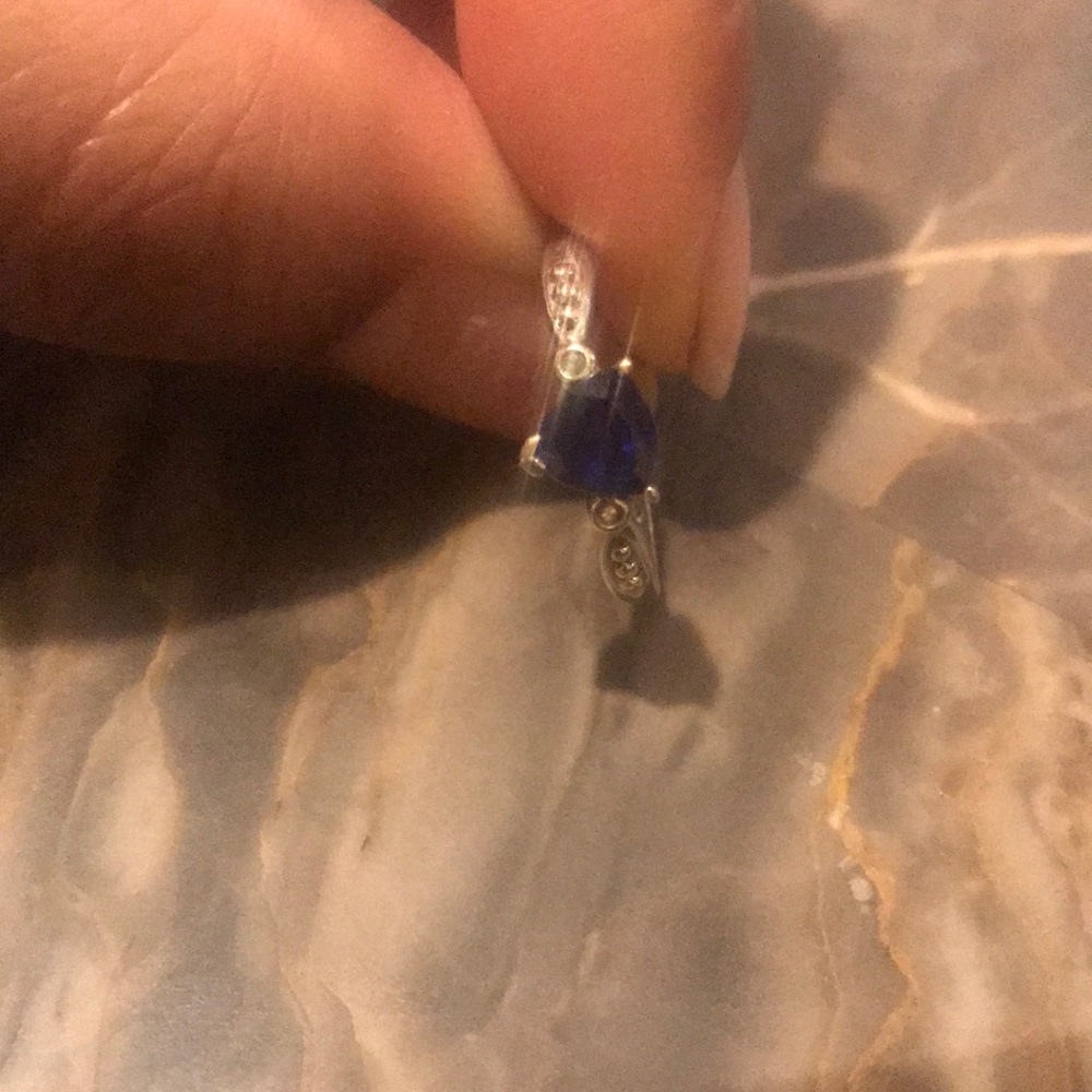 10 Kt white gold ring size 7